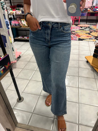 Judy Blue PETITE Straight Fit Mid-rise Jeans