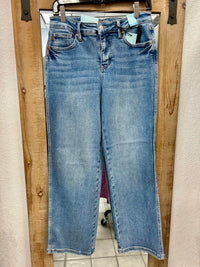 Judy Blue PETITE Straight Fit Mid-rise Jeans