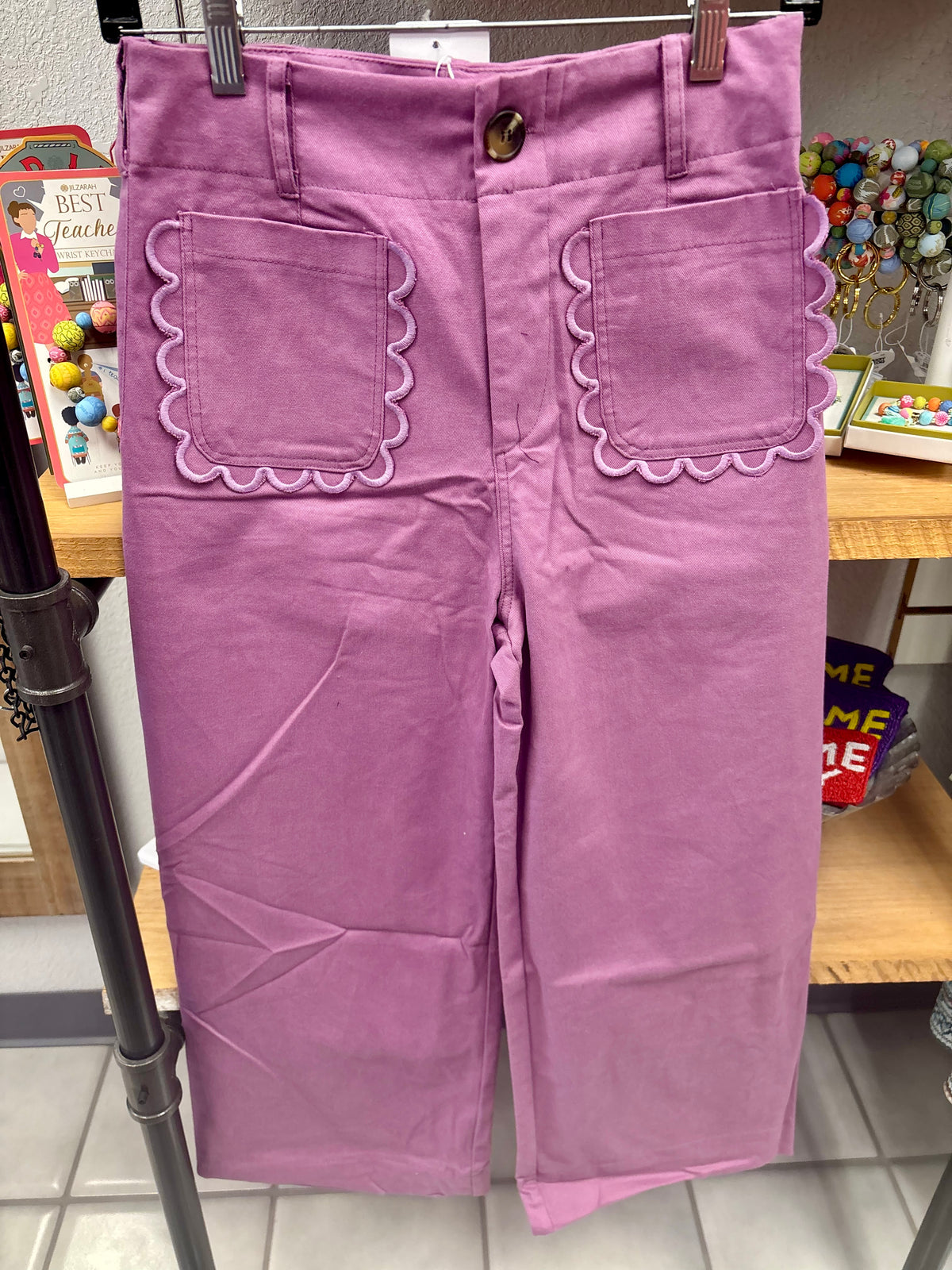 Cropped Wide-Leg Scallop Pocket Pants