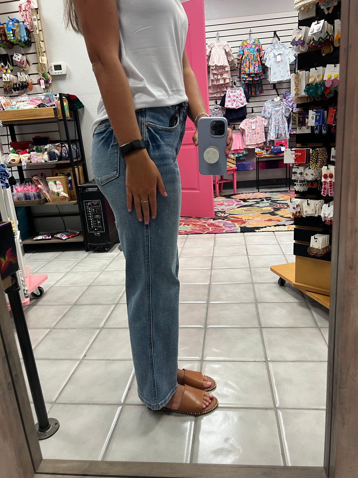 Judy Blue PETITE Straight Fit Mid-rise Jeans