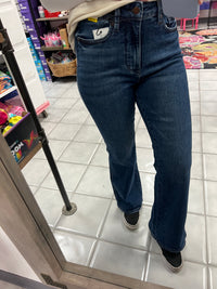 JB Bootcut Jeans in Short